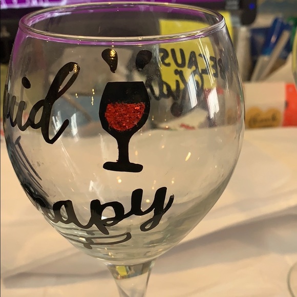 2 wine glasses with funny sayings - Picture 6 of 6